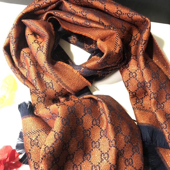 2hrs sale❤️Gucci metallic shawl 💝 - Picture 5 of 10